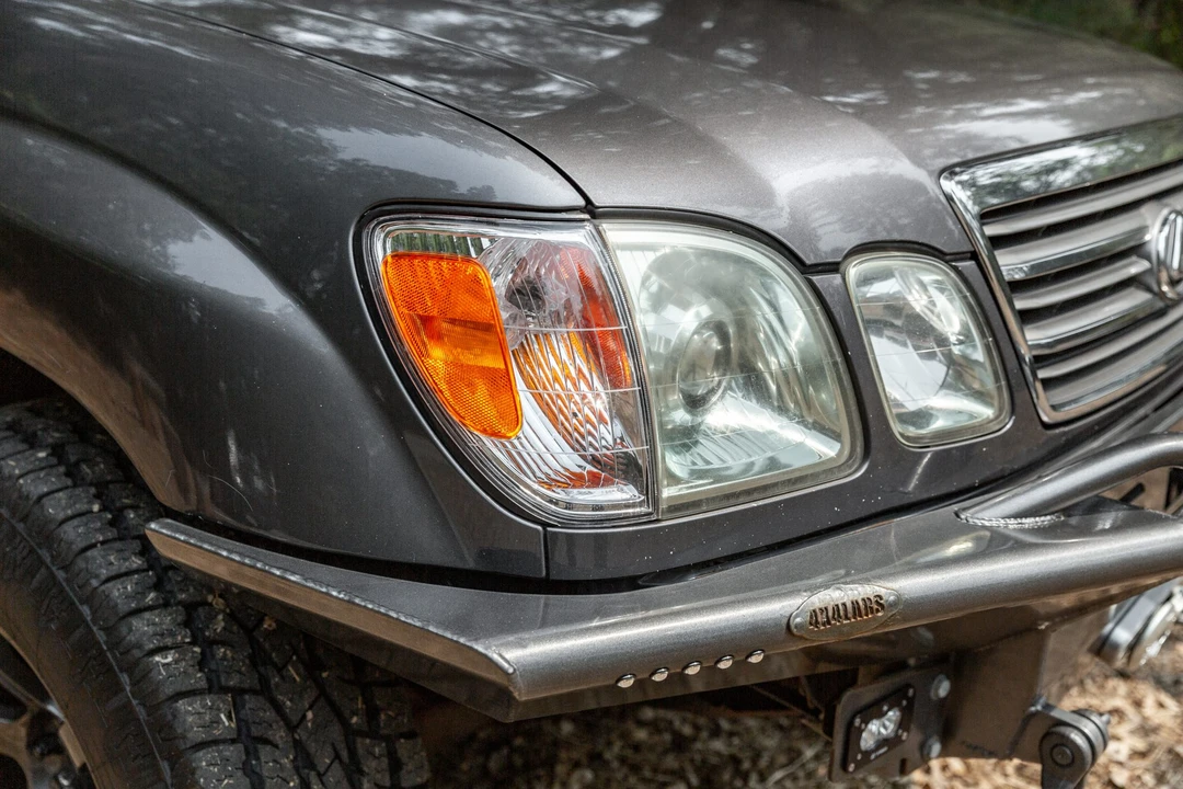 2004 Lexus LX 2nd Gen - Image 10 of 31