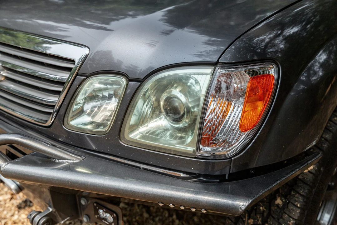 2004 Lexus LX 2nd Gen - Image 12 of 31