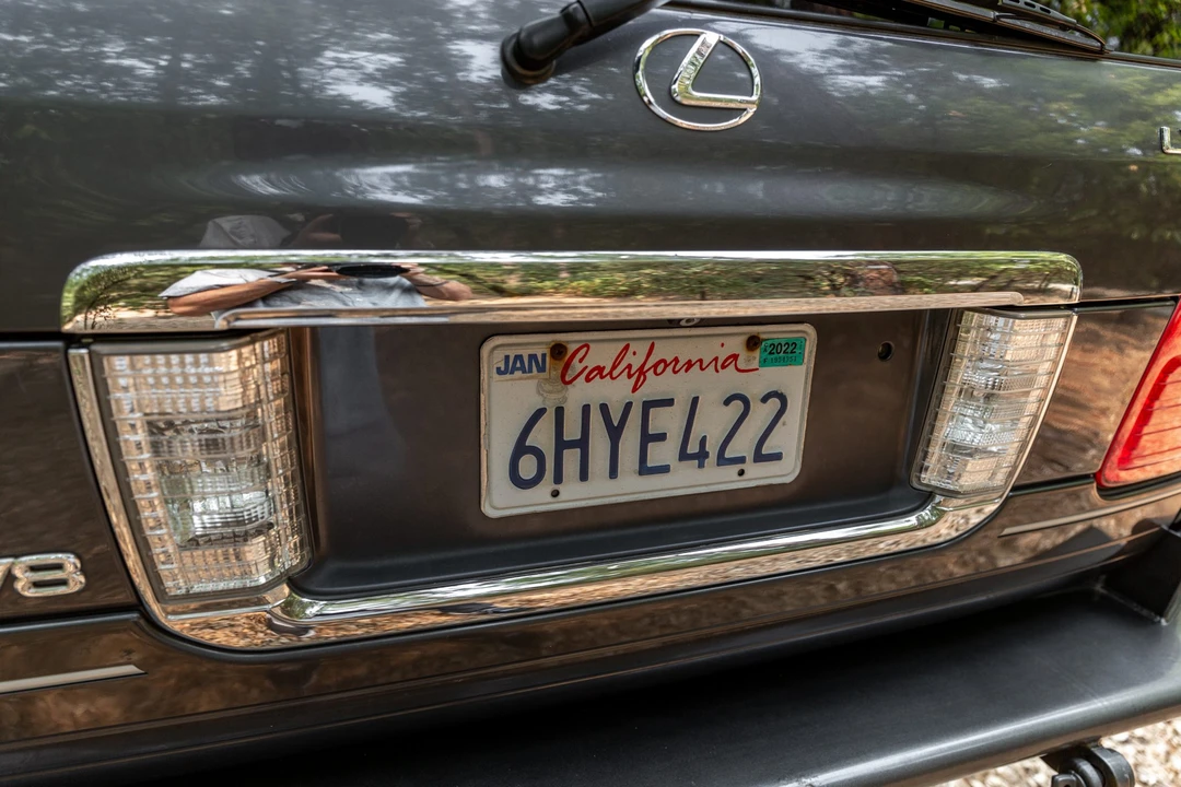 2004 Lexus LX 2nd Gen - Image 19 of 31