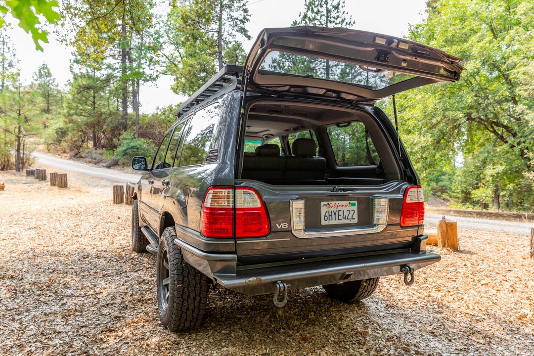 2004 Lexus LX 2nd Gen - Image 8 of 31