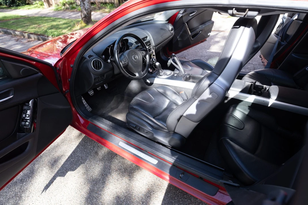 2004 Mazda RX-8 1st Gen - Image 27 of 31