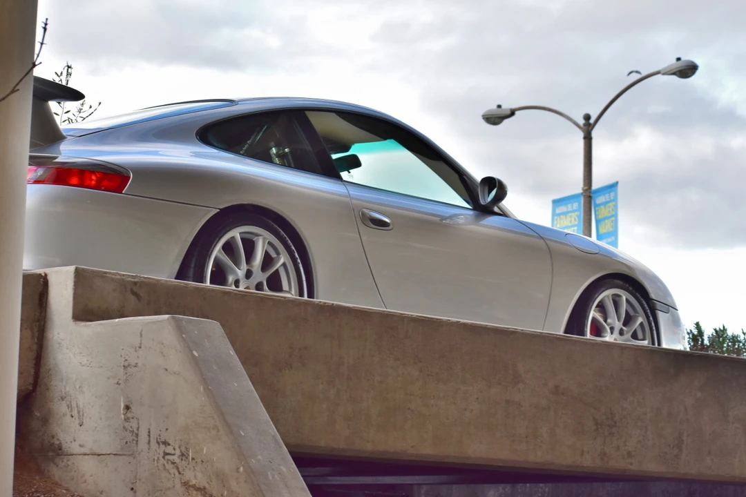 2005 Porsche 996 GT3 - Image 23 of 31