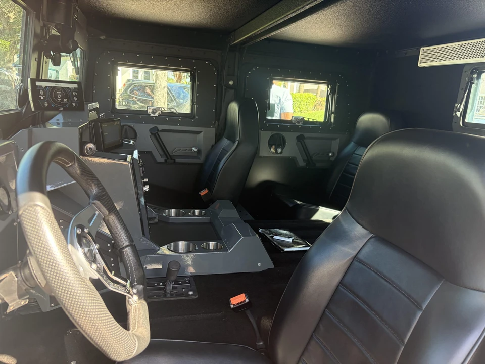 2006 Hummer HMMWV - Image 28 of 31