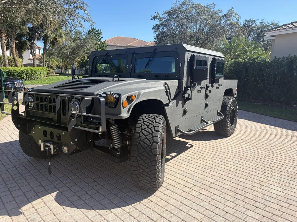 2006 Hummer HMMWV - Image 2 of 31
