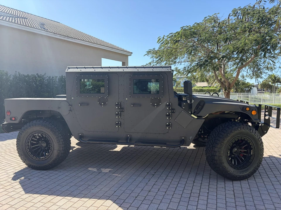 2006 Hummer HMMWV - Image 6 of 31