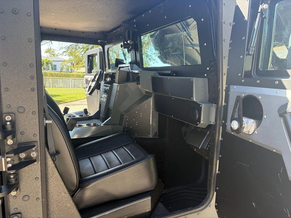 2006 Hummer HMMWV - Image 25 of 31