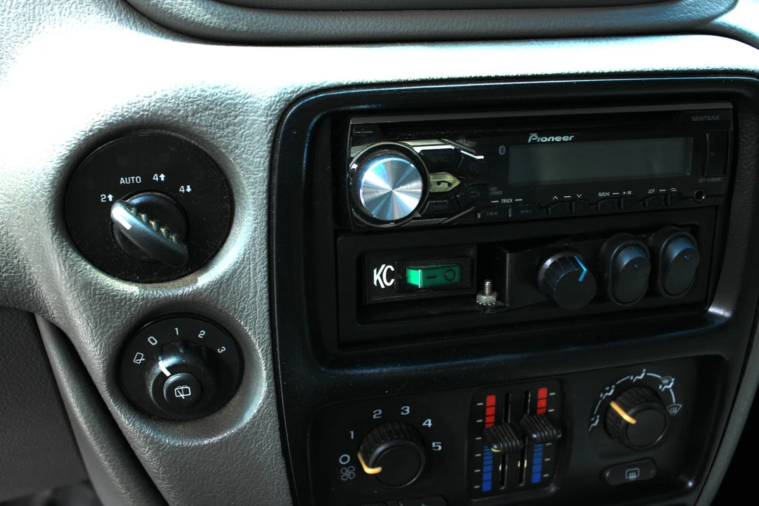 2006 Chevrolet Trailblazer - Image 24 of 31