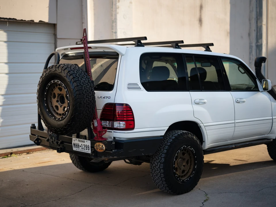 2006 Lexus LX 2nd Gen - Image 14 of 31