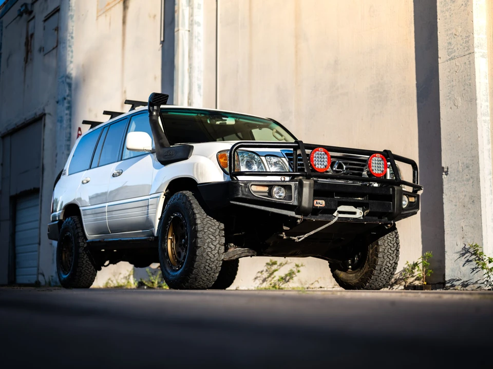 2006 Lexus LX 2nd Gen - Image 9 of 31