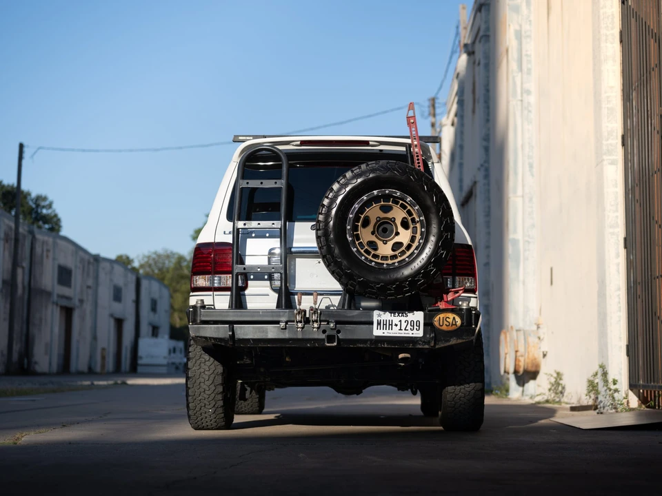2006 Lexus LX 2nd Gen - Image 15 of 31