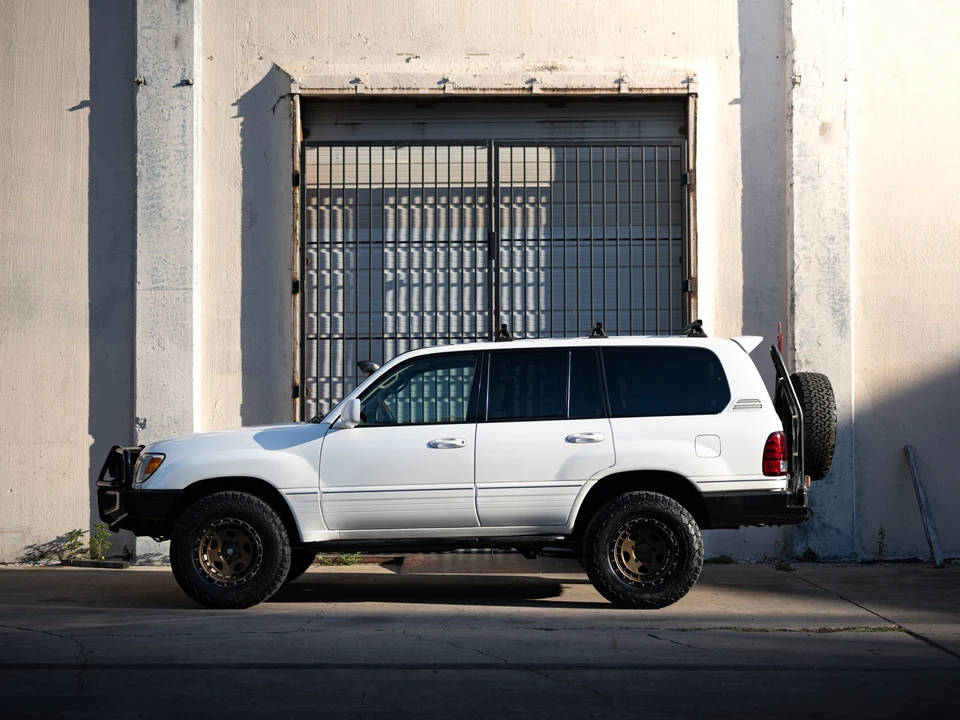 2006 Lexus LX 2nd Gen - Image 20 of 31