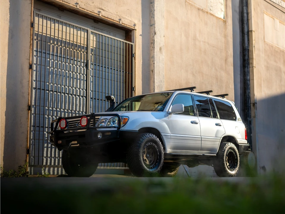 2006 Lexus LX 2nd Gen - Image 4 of 31