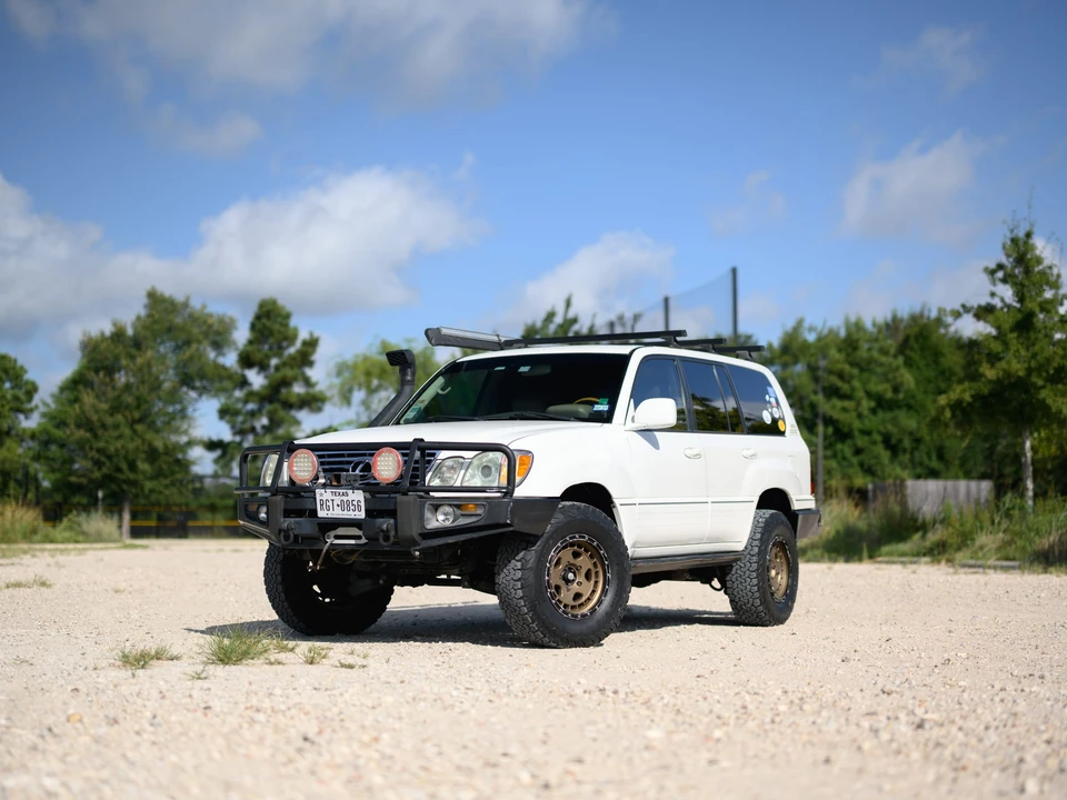 2006 Lexus LX 2nd Gen - Image 3 of 31