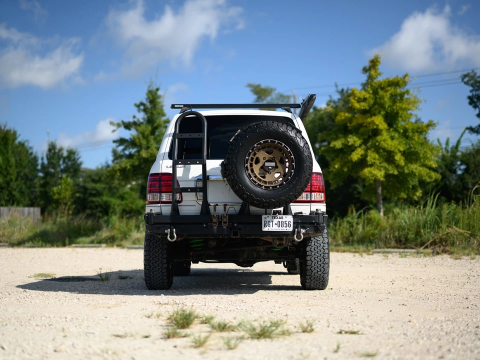 2006 Lexus LX 2nd Gen - Image 12 of 31