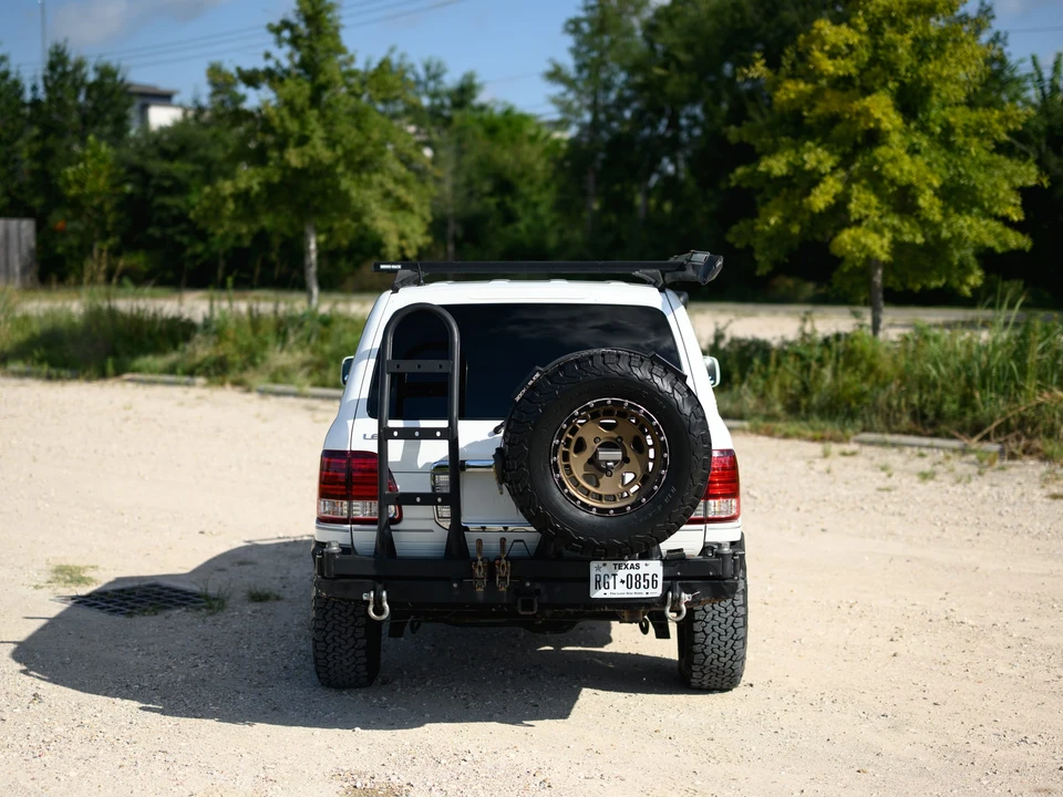 2006 Lexus LX 2nd Gen - Image 13 of 31