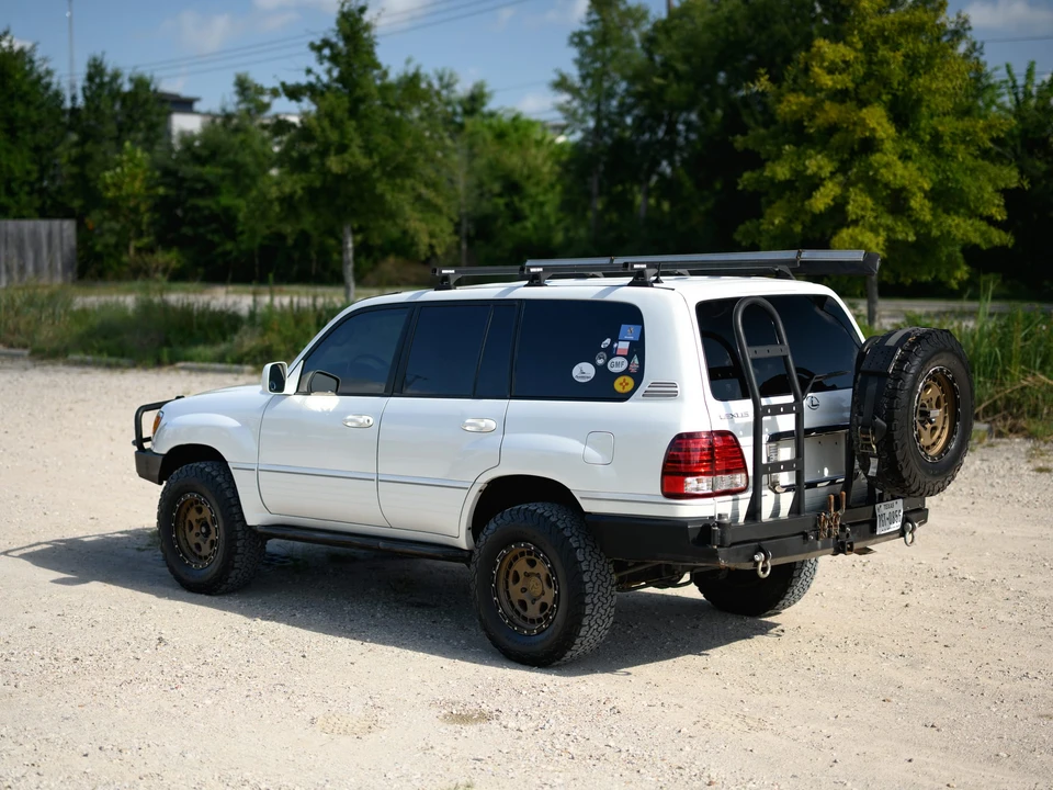 2006 Lexus LX 2nd Gen - Image 9 of 31