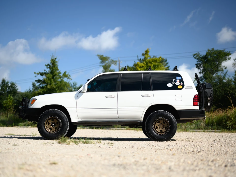 2006 Lexus LX 2nd Gen - Image 8 of 31