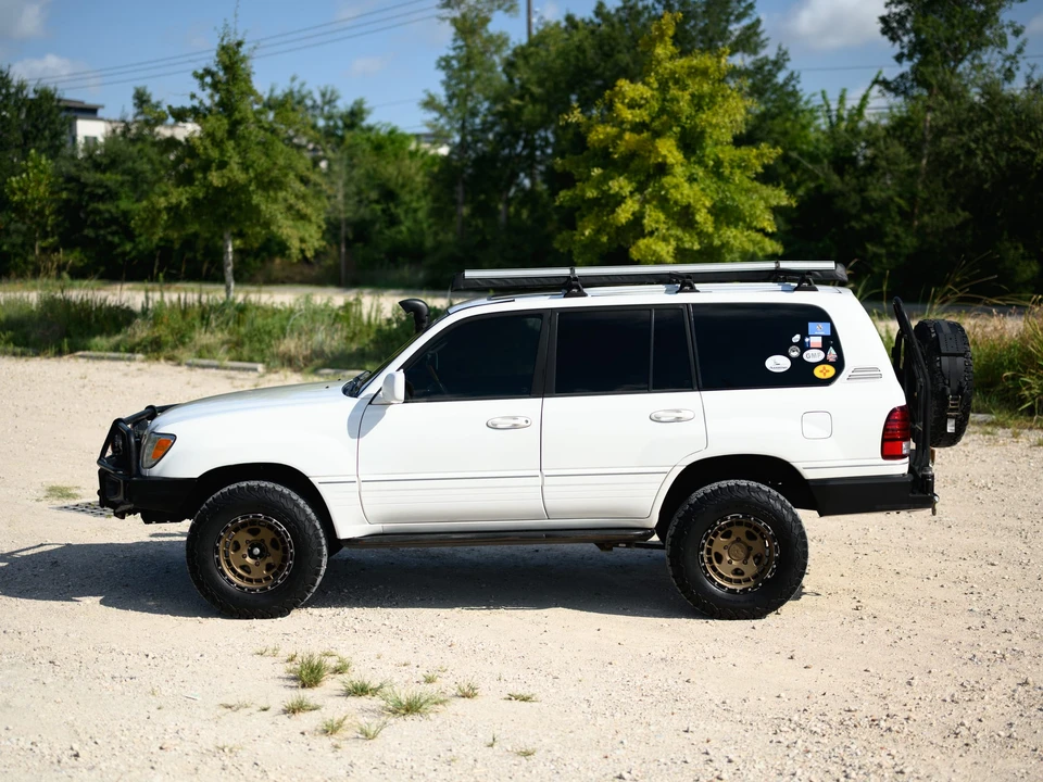 2006 Lexus LX 2nd Gen - Image 7 of 31