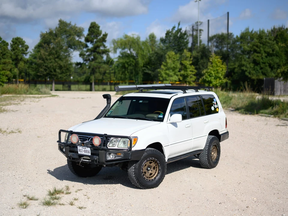 2006 Lexus LX 2nd Gen - Image 4 of 31