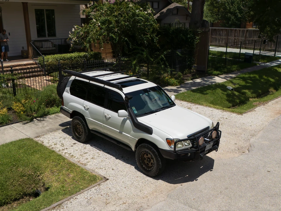 2006 Lexus LX 2nd Gen - Image 20 of 31