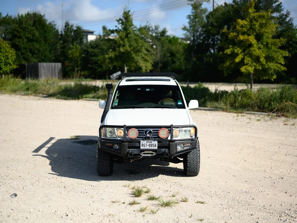 2006 Lexus LX 2nd Gen - Image 2 of 31