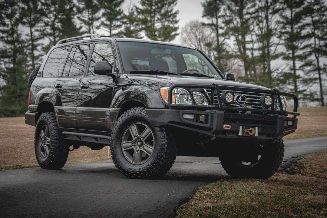 2006 Lexus LX 2nd Gen - Image 2 of 31