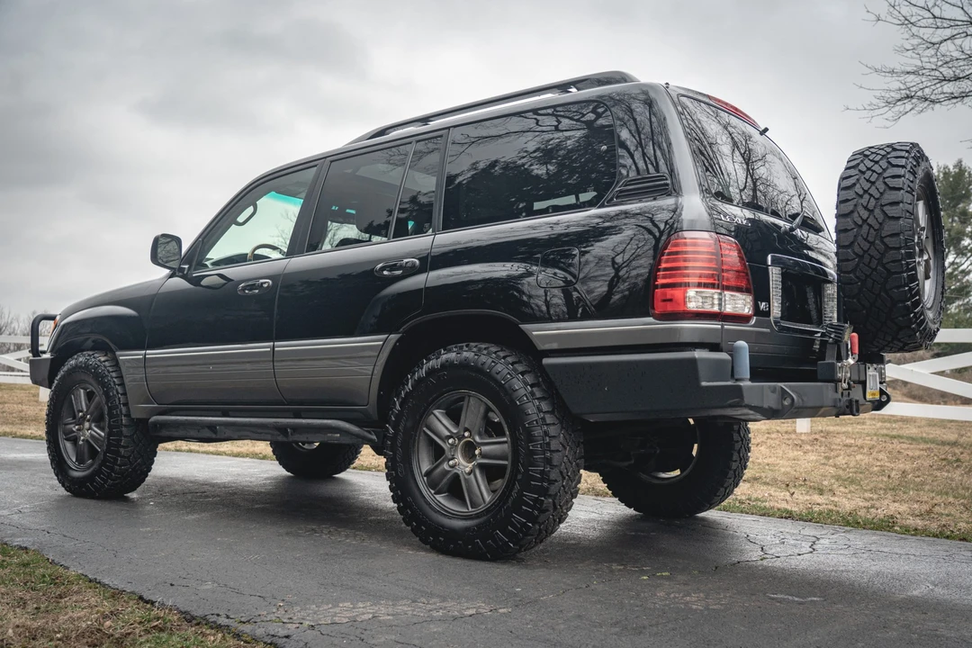 2006 Lexus LX 2nd Gen - Image 9 of 31