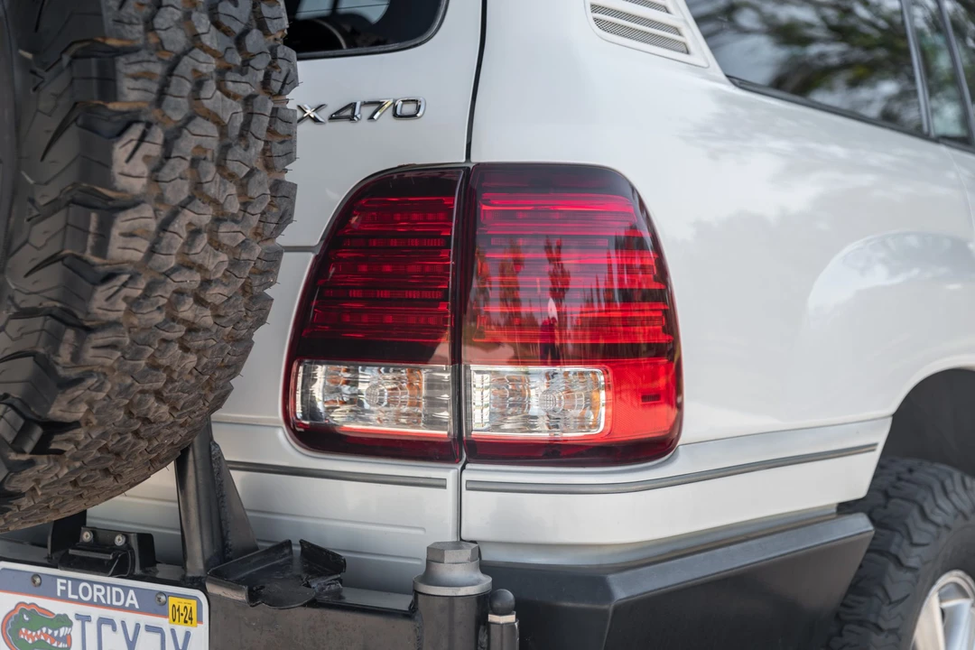 2006 Lexus LX 2nd Gen - Image 19 of 31