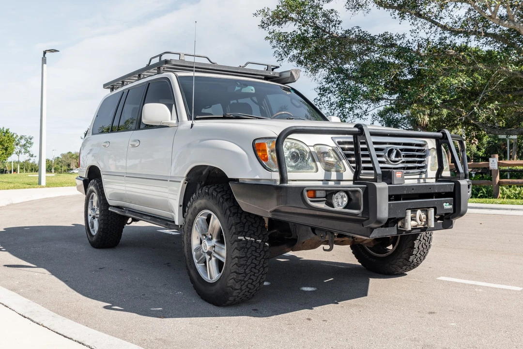 2006 Lexus LX 2nd Gen - Image 3 of 31