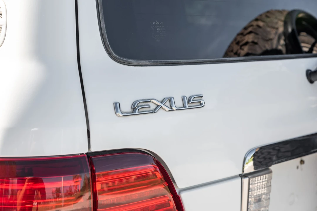 2006 Lexus LX 2nd Gen - Image 20 of 31