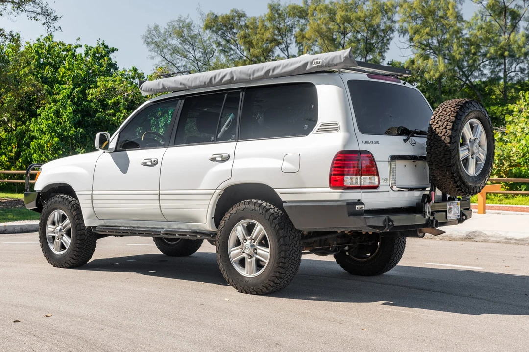 2006 Lexus LX 2nd Gen - Image 8 of 31
