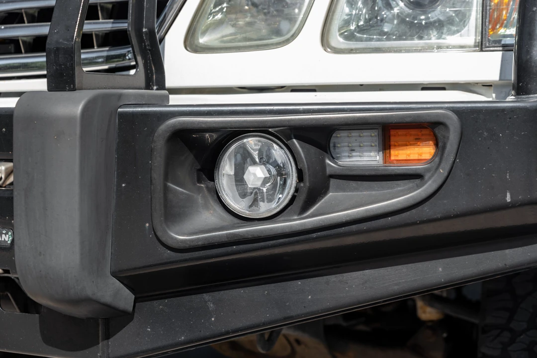 2006 Lexus LX 2nd Gen - Image 16 of 31