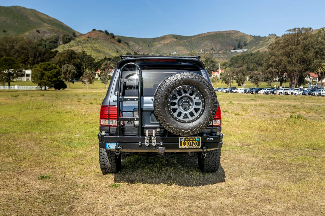 2006 Lexus LX 2nd Gen - Image 8 of 31