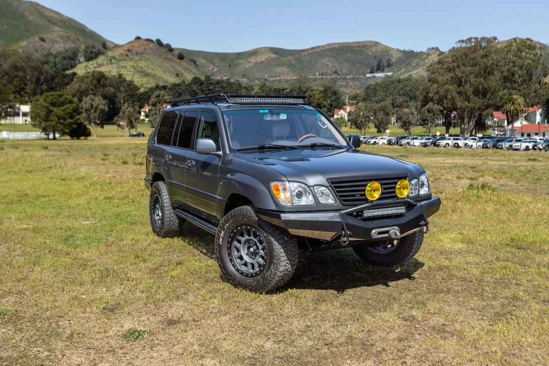 2006 Lexus LX 2nd Gen - Image 13 of 31