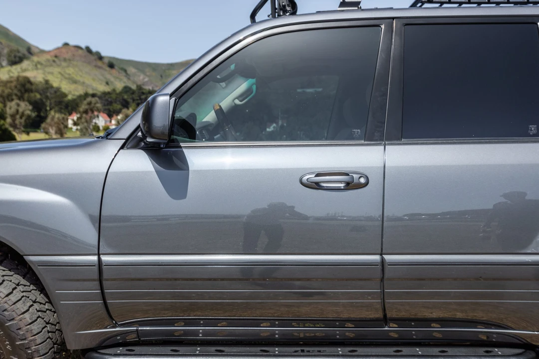 2006 Lexus LX 2nd Gen - Image 25 of 31