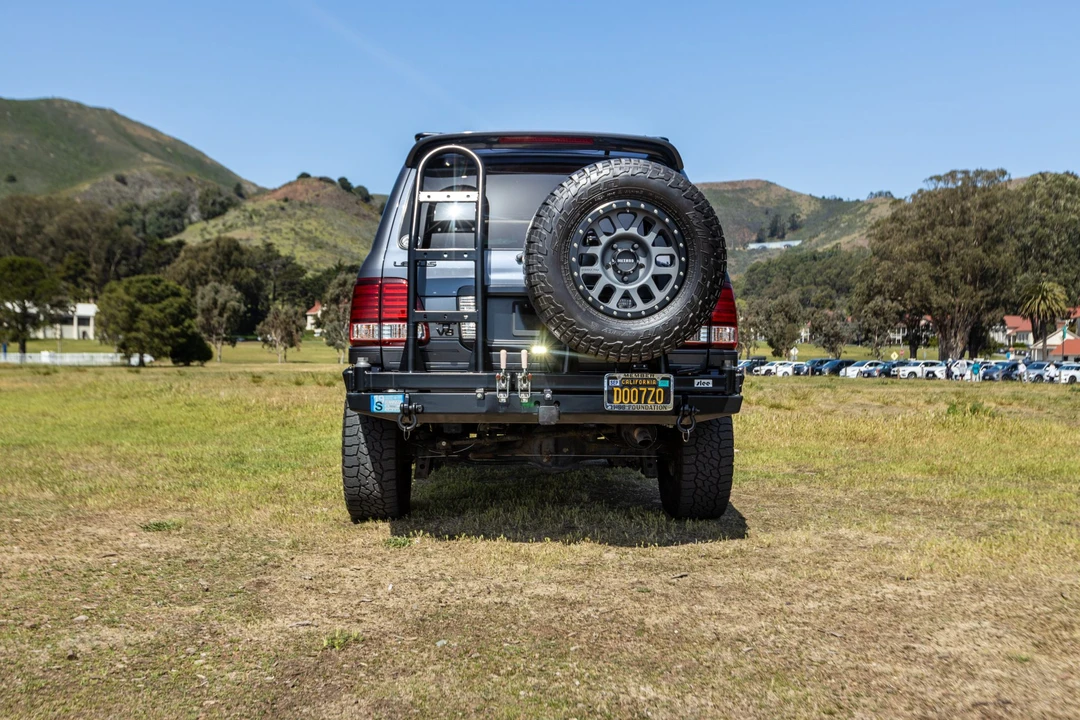 2006 Lexus LX 2nd Gen - Image 7 of 31