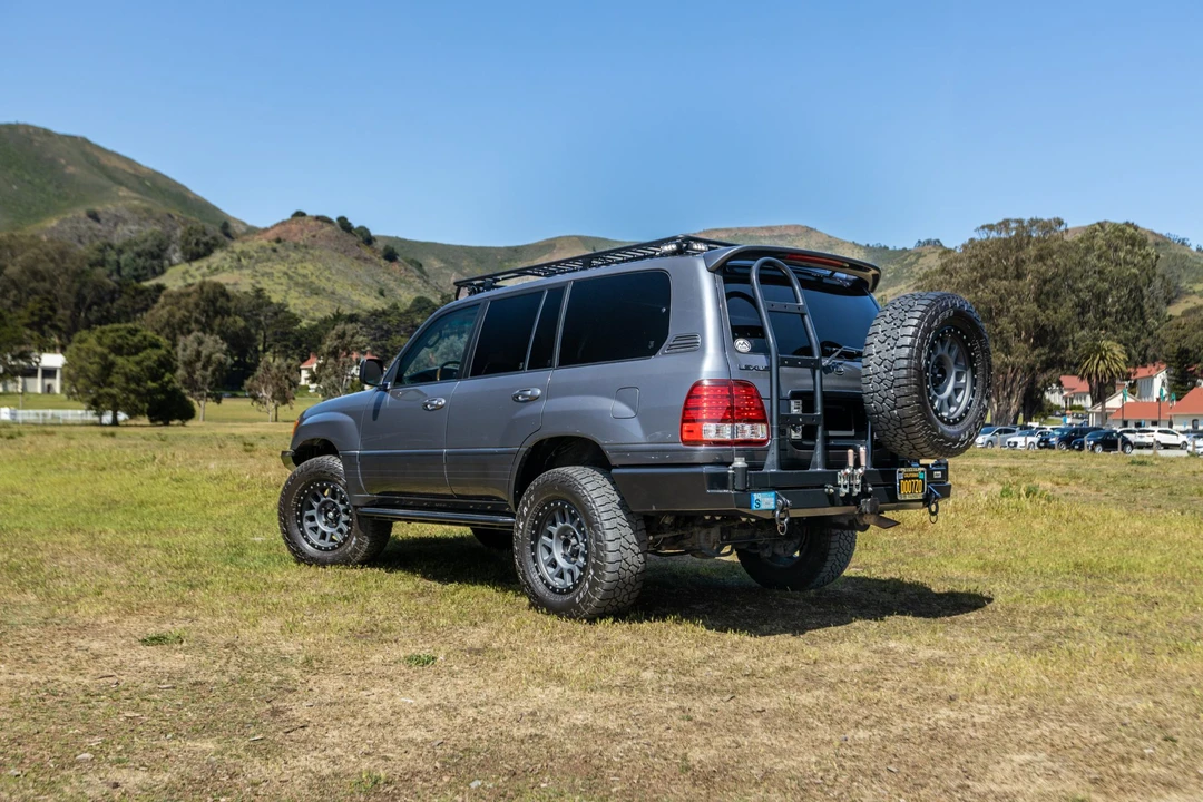 2006 Lexus LX 2nd Gen - Image 6 of 31