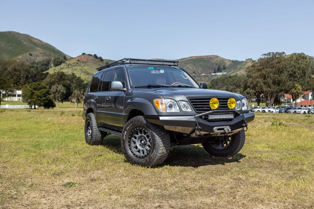 2006 Lexus LX 2nd Gen - Image 12 of 31