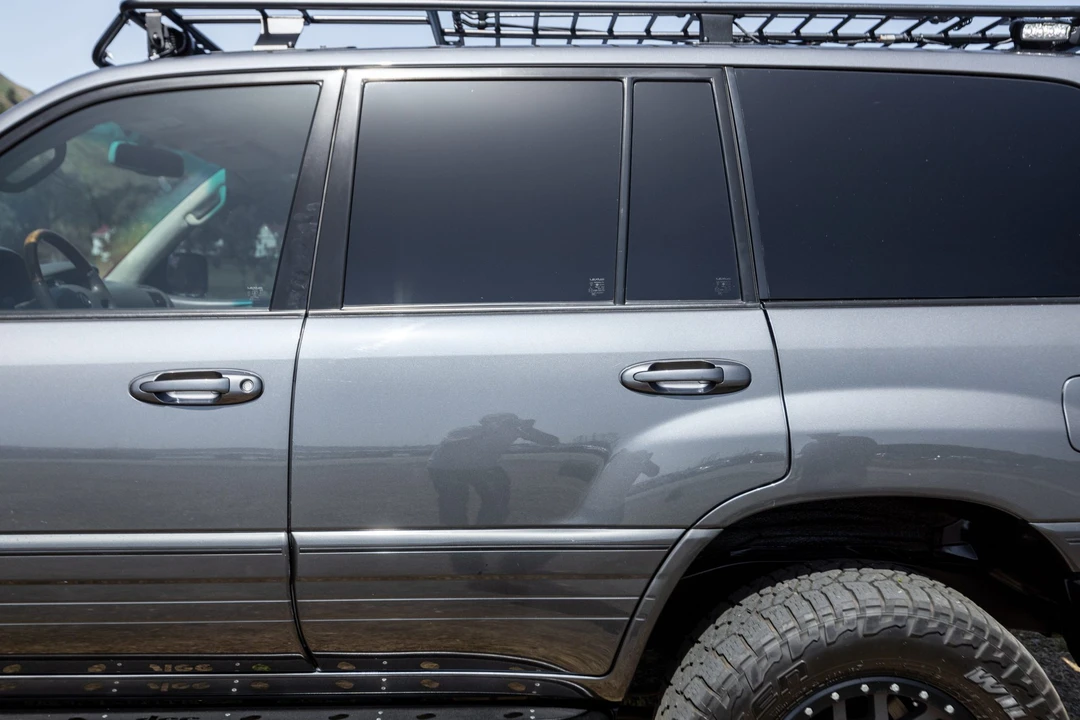 2006 Lexus LX 2nd Gen - Image 29 of 31