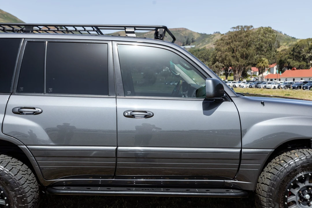 2006 Lexus LX 2nd Gen - Image 26 of 31