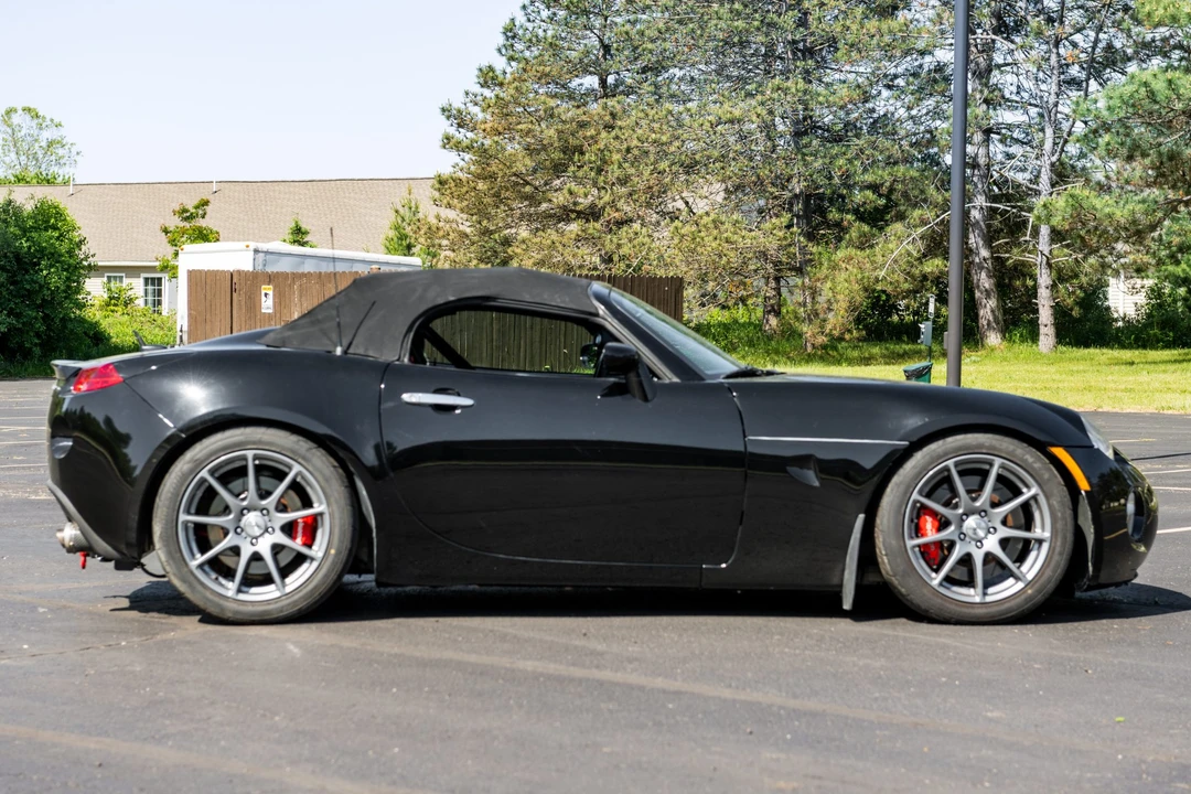 2007 Pontiac Solstice GXP - Image 13 of 31