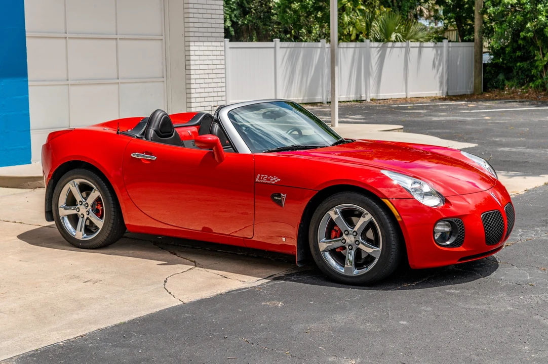 2007 Pontiac Solstice GXP - Image 2 of 31