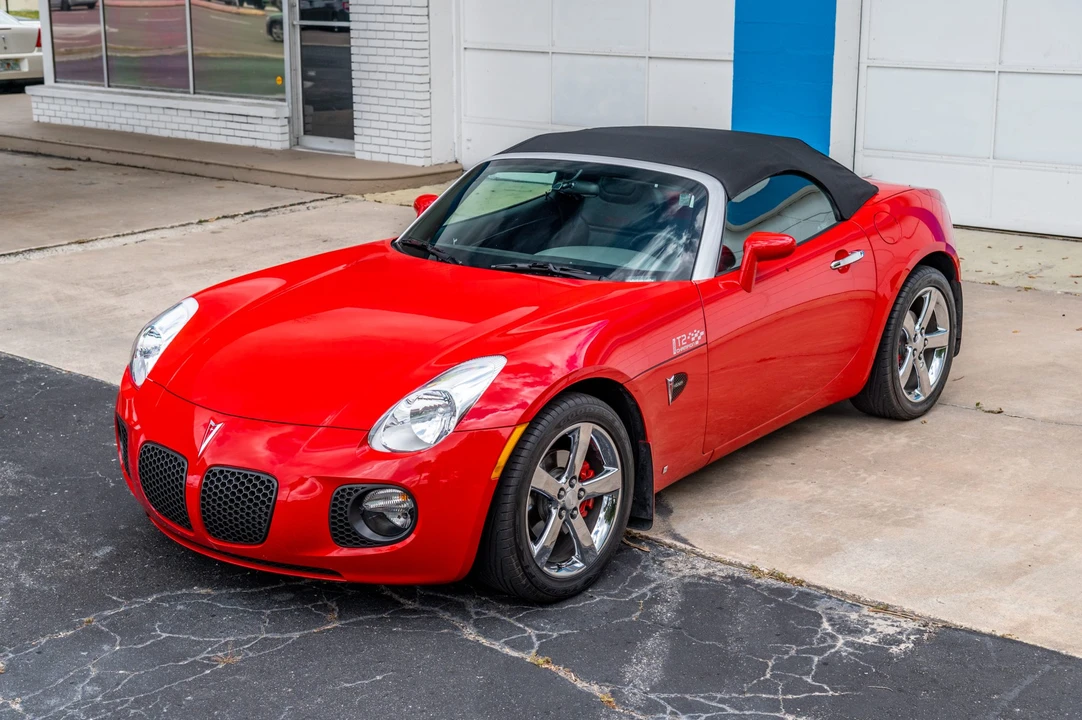 2007 Pontiac Solstice GXP - Image 10 of 31