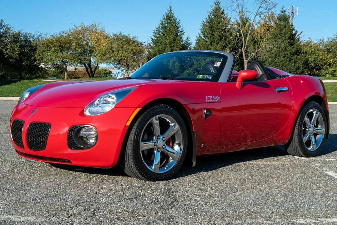 2007 Pontiac Solstice GXP - Image 2 of 31