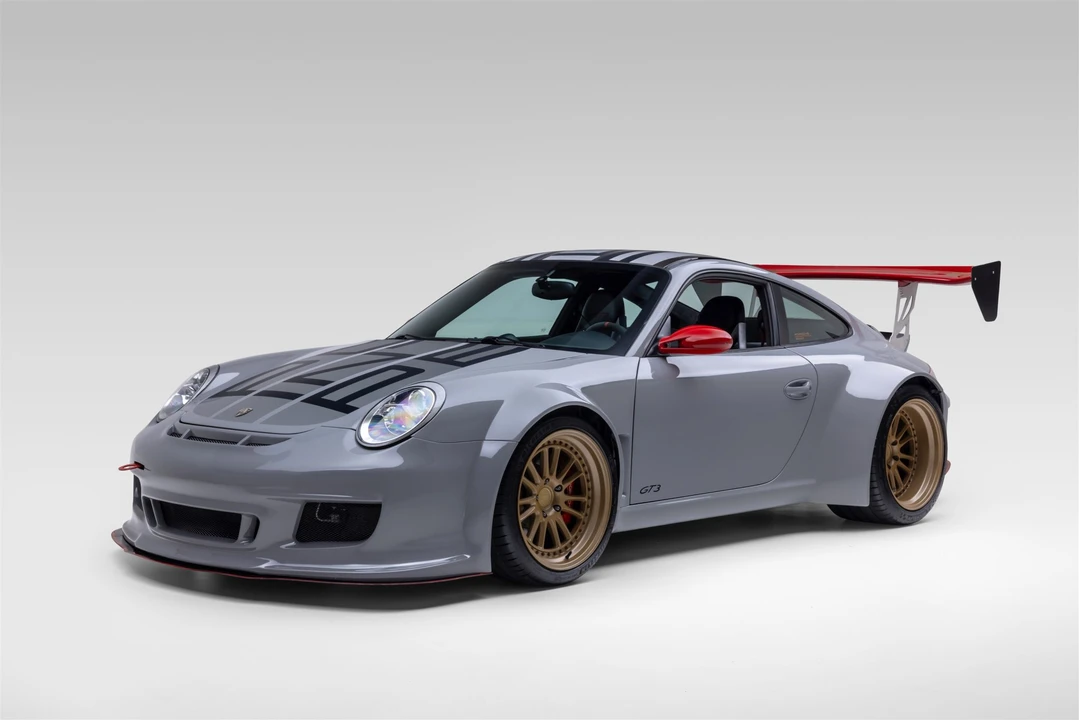 2007 Porsche - Image 2 of 31