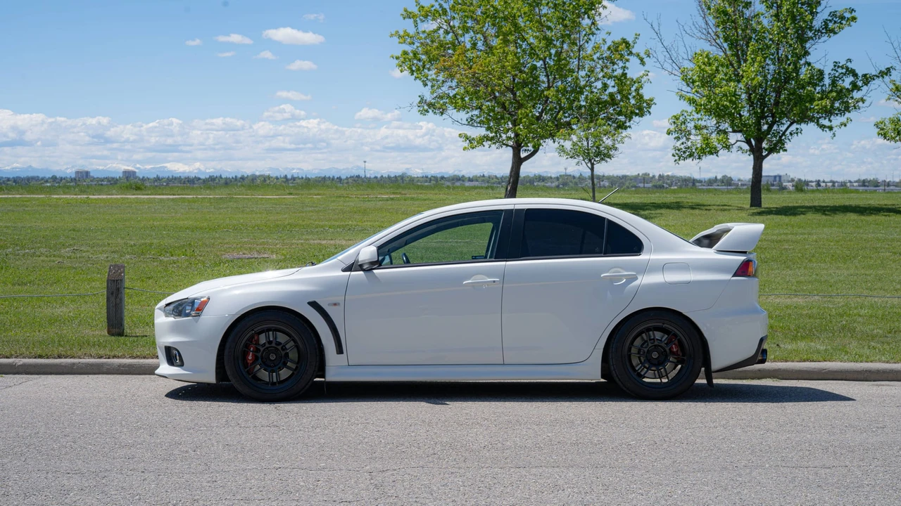2010 Mitsubishi Lancer Evolution X 9th Gen - Image 17 of 31