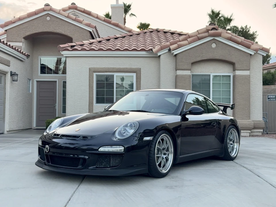 2010 Porsche 997 GT3 - Image 2 of 31