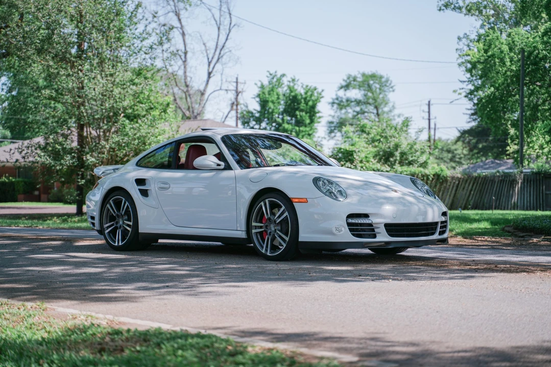 2010 Porsche 997 Turbo - Image 18 of 31