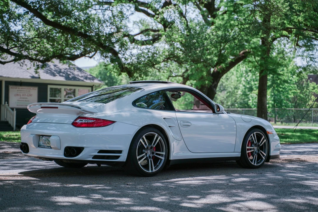 2010 Porsche 997 Turbo - Image 30 of 31