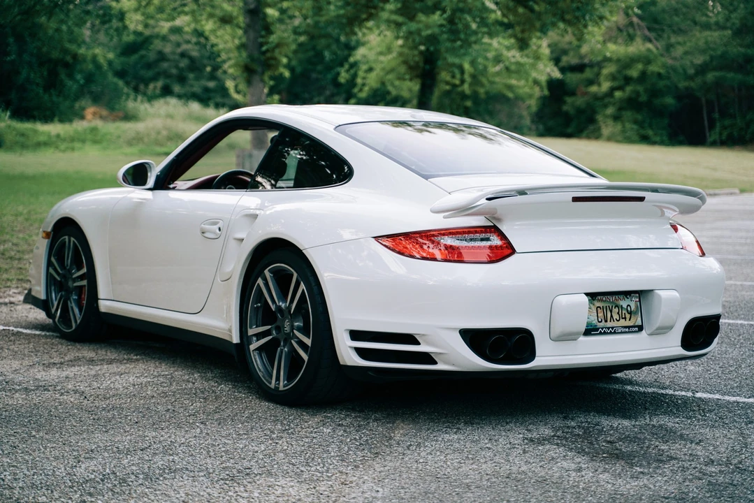 2010 Porsche 997 Turbo - Image 10 of 31